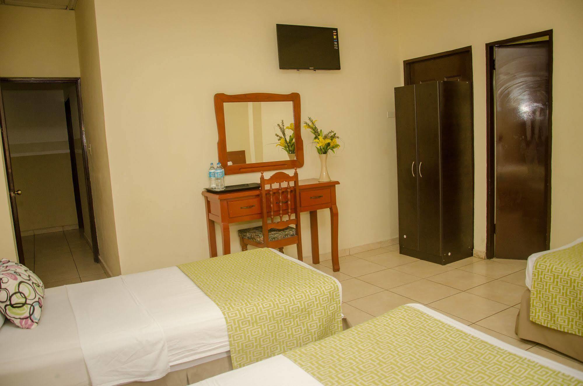 Residencial Cervantes Hotel 3*